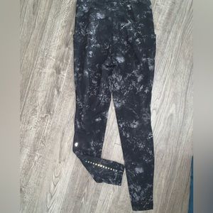 Lululemon fast and free high rise tights 28” with pockets!